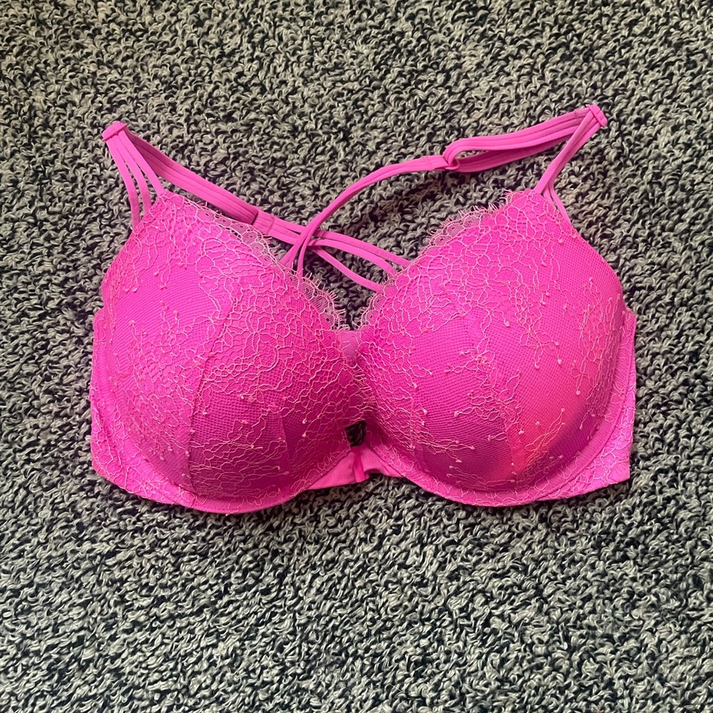Victoria’s Secret Very Sexy push-up Bright pink front snap racer back 32DD Bra